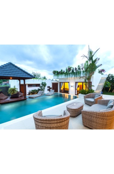 Villa with pool